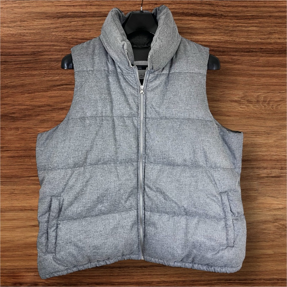 Old Navy Men’s Gray Puffer Vest. XXL.